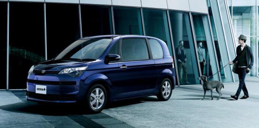  Toyota Spade 2013 года  (фото 2 из 3)
